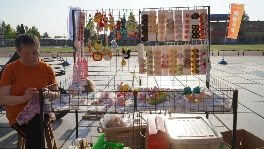 青春校園|“文”彩飛揚，“創”意無限！保定理工學院文創市集圓滿收官