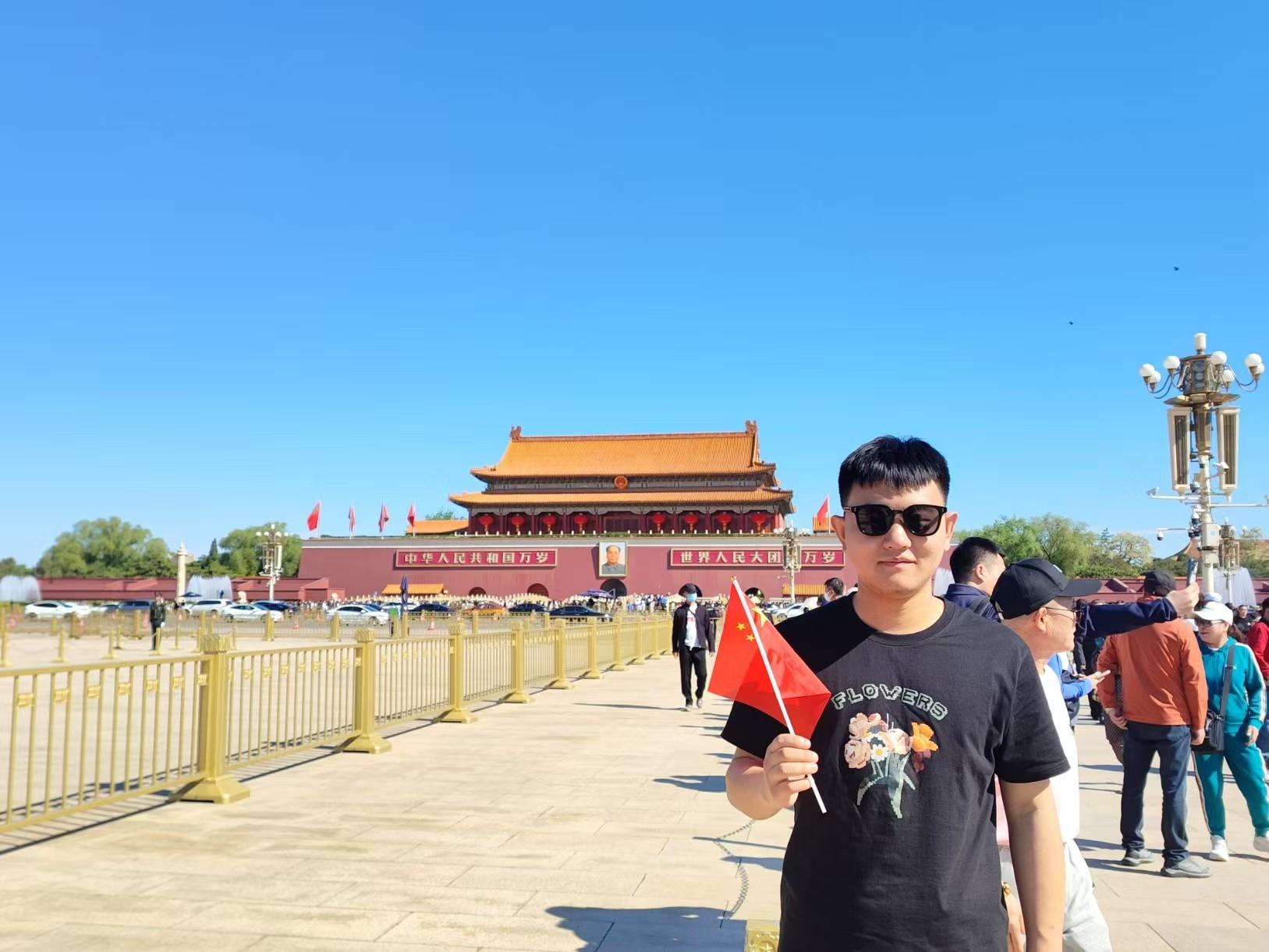 優(yōu)秀畢業(yè)生---張鵬