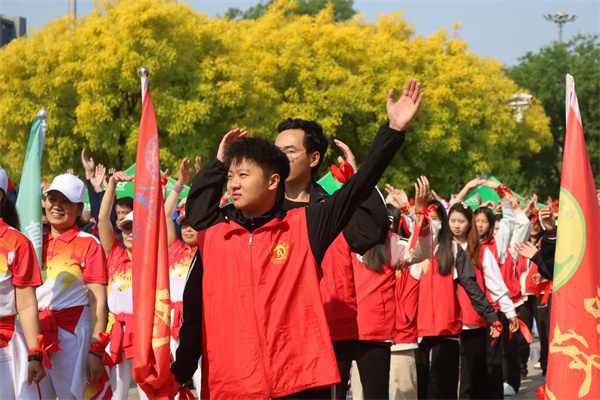 經(jīng)濟學(xué)院學(xué)生積極參與保定市紅十字會2025第七屆公益徒步行