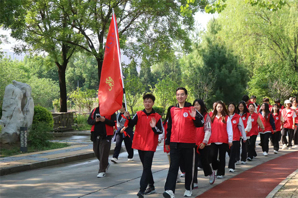 經(jīng)濟學(xué)院學(xué)生積極參與保定市紅十字會2025第七屆公益徒步行