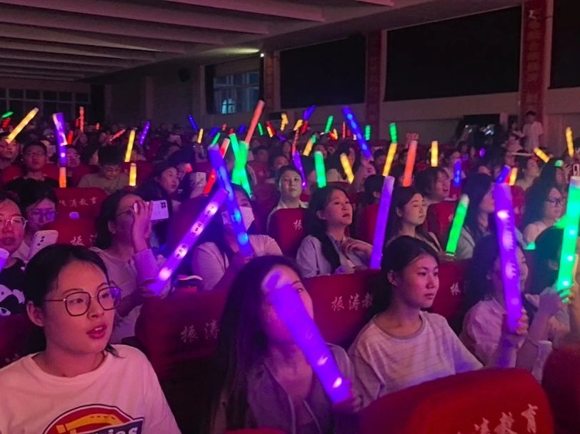 保定理工學院‖教育學院‖教育學院2025屆“墨韻育桃李 師心照遠方”畢業典禮暨畢業晚會