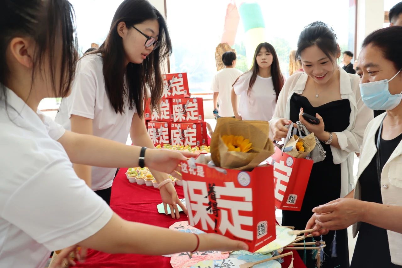 保定理工學院‖教育學院‖遇見未來，共育花開—2025屆教育學院家長接待日圓滿完成