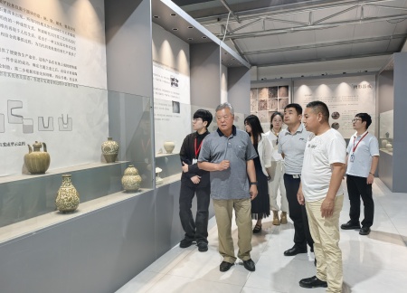 校企攜手育英才 基地揭牌促實踐 保定理工學(xué)院藝術(shù)學(xué)院與大宋定瓷共建實習(xí)基地