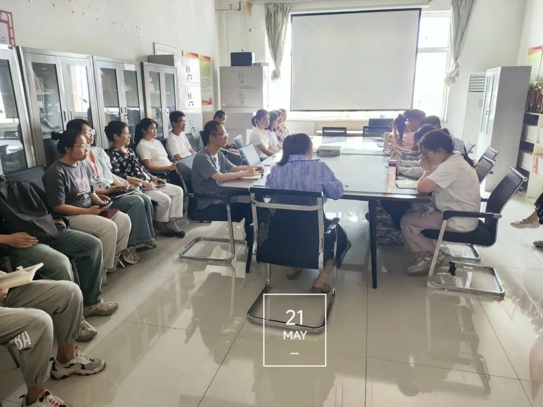 聚焦成長路徑 破解發展難題 資源與工程技術學院召開新教師座談會