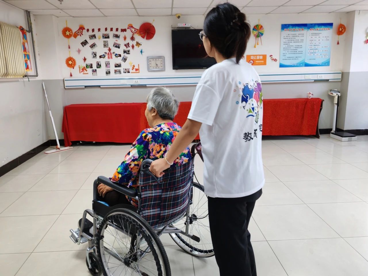 暑期社會活動實踐（四）：青春暖夕陽，實踐綻芳華