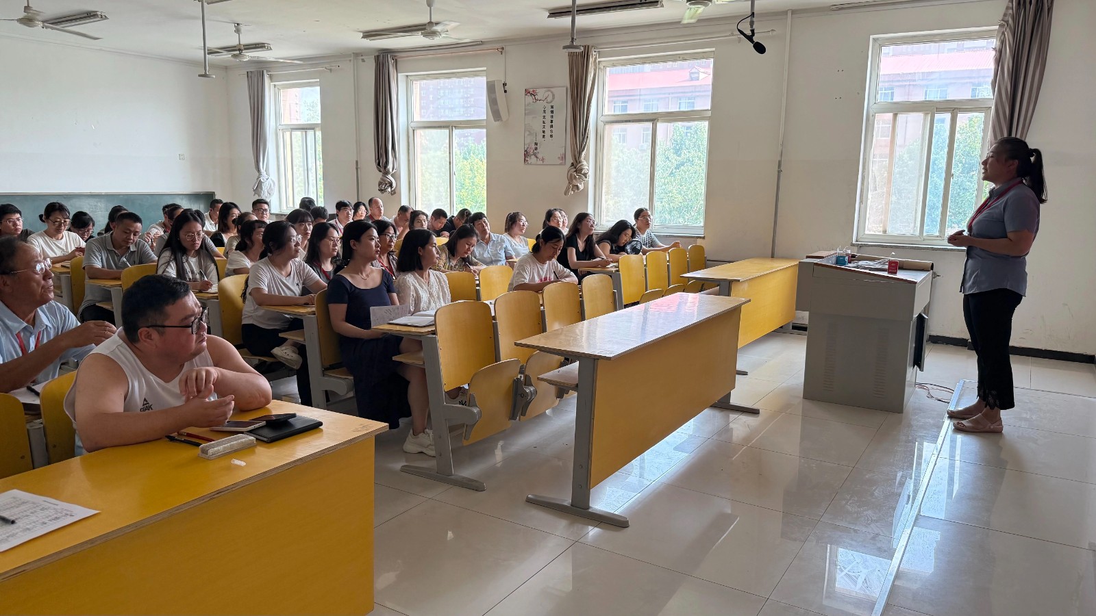 回顧耕耘路 乘勢新征程——我院順利召開 2024-2025 學年第二學期期末教學總結會議