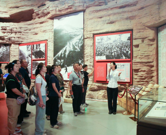 保定理工學院組織優秀黨員代表赴紅旗渠精神培訓基地學習