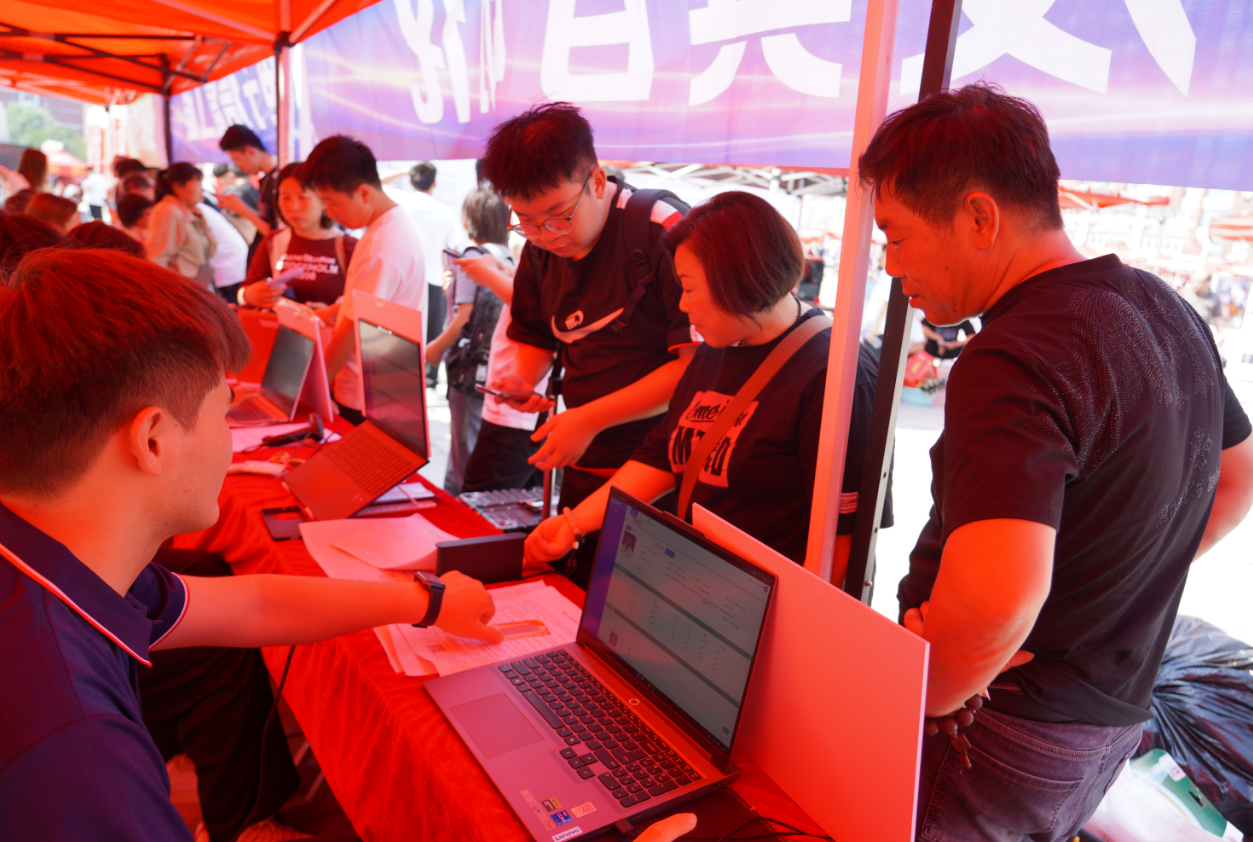 刮卡抽好禮 暖心伴新生