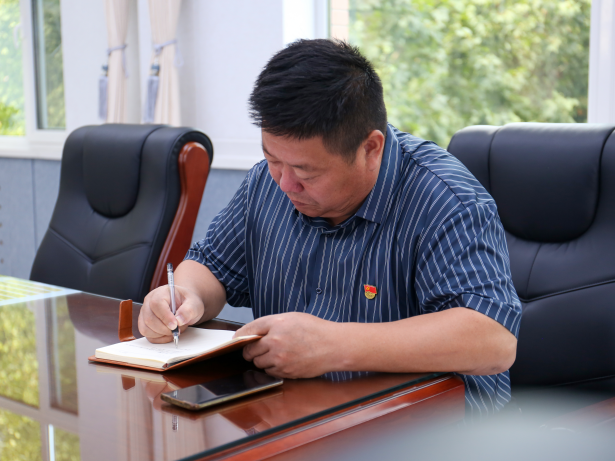 銘記歷史 砥礪前行——保定理工學院黨委組織廣大師生觀看抗戰(zhàn)勝利80周年閱兵儀式