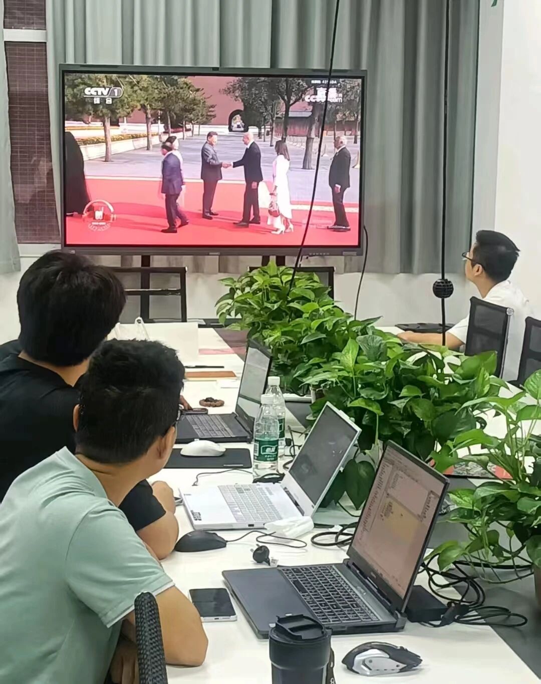 我院組織師生觀看紀念中國人民抗日戰爭暨世界反法西斯戰爭勝利80周年大會