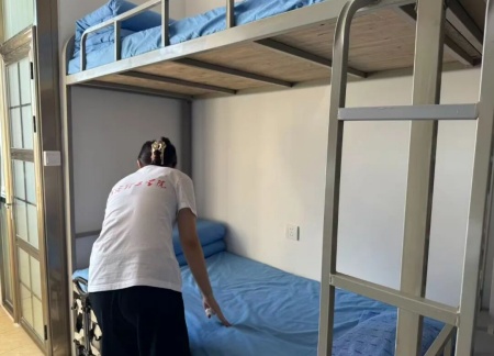 青春進行時，教官“授課”+輔導員“引路”助成長