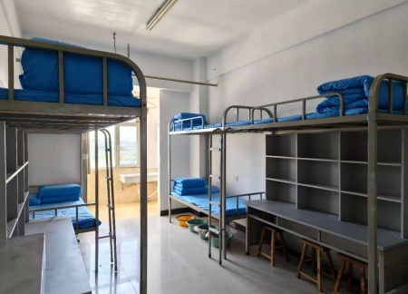 青春進行時，教官“授課”+輔導員“引路”助成長