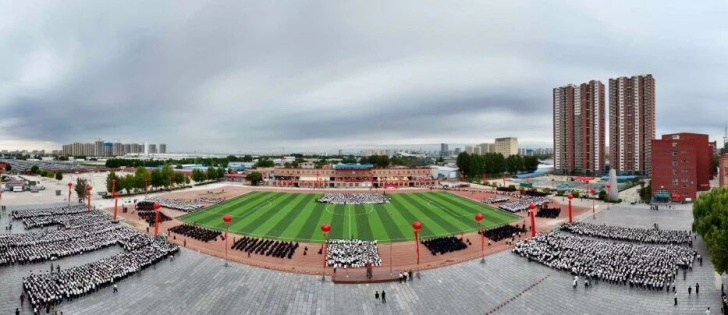 青春逐夢 強國有我——保定理工學院2025級新生開學典禮暨軍訓結營式盛大舉行