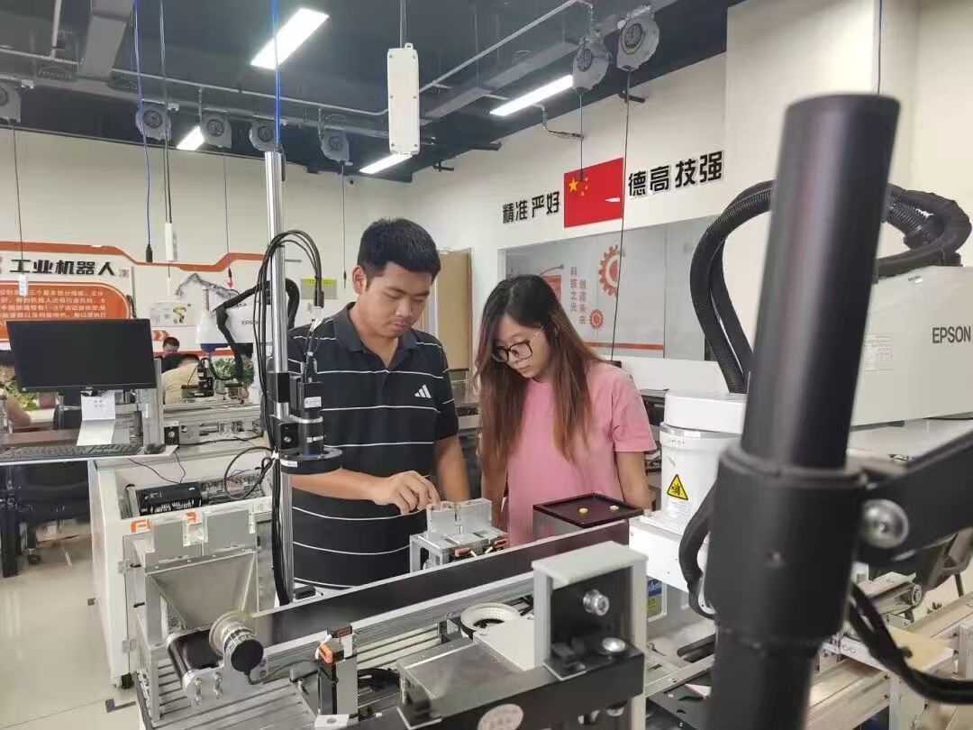 保定理工學院學生團隊在2025年睿抗機器人開發(fā)者大賽省賽中榮獲二等獎