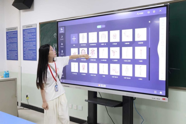 康復治療學與助產學新生的實驗室專業啟蒙課