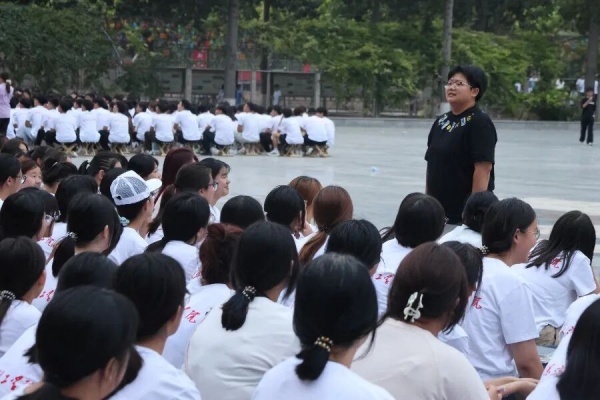 【新程啟航，康復迎新】初識校園，共話成長——2025級新生第一次學生大會圓滿結束