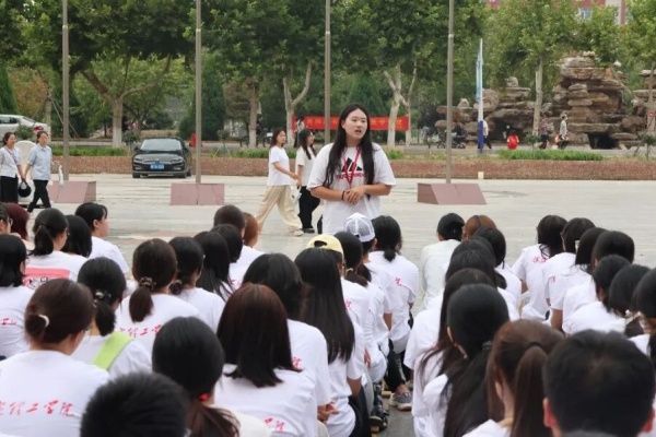 【新程啟航，康復迎新】初識校園，共話成長——2025級新生第一次學生大會圓滿結束