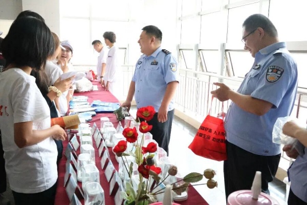 科學護航青春，健康點亮未來——多部門聯合科普進校園暨2025年全國科普月蓮池區主場活動暨蓮池高校·科普啟航啟動儀式