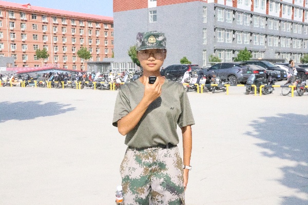 殷殷寄語，助夢遠航——經濟學院軍訓教官訪談