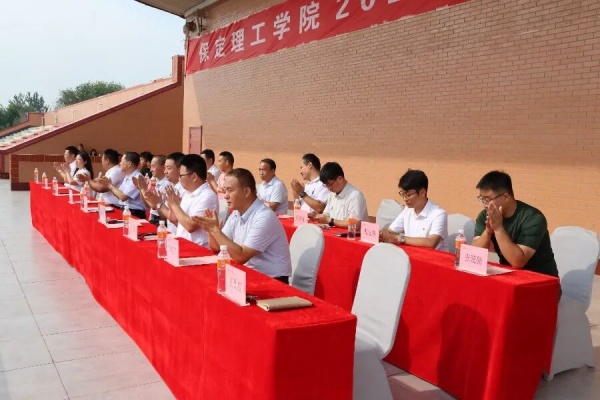 【青春集結，迷彩鑄魂】軍訓鑄軍魂，啟航新征程——2025級新生軍訓開營儀式圓滿結束