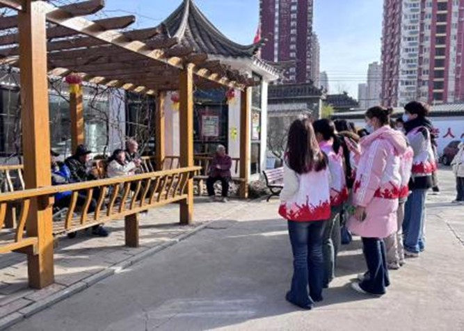 情暖夕陽(yáng)紅 意韻伴晚年——保定理工學(xué)院教育學(xué)院開(kāi)展敬老院志愿服務(wù)活動(dòng)