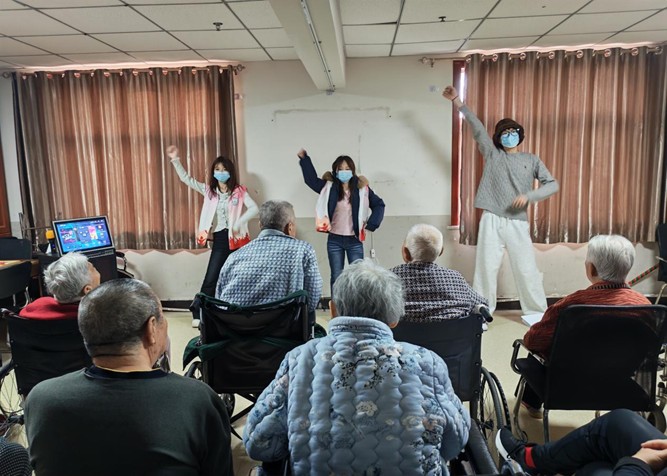 【教育學院·社會實踐】情暖夕陽，藝潤初心——保理學子赴養(yǎng)老院，以青春溫情暖歲月長